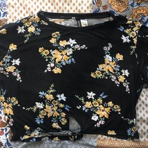 ⭐️ 3 for $15 ! ⭐️Divided by H&M Crop Top